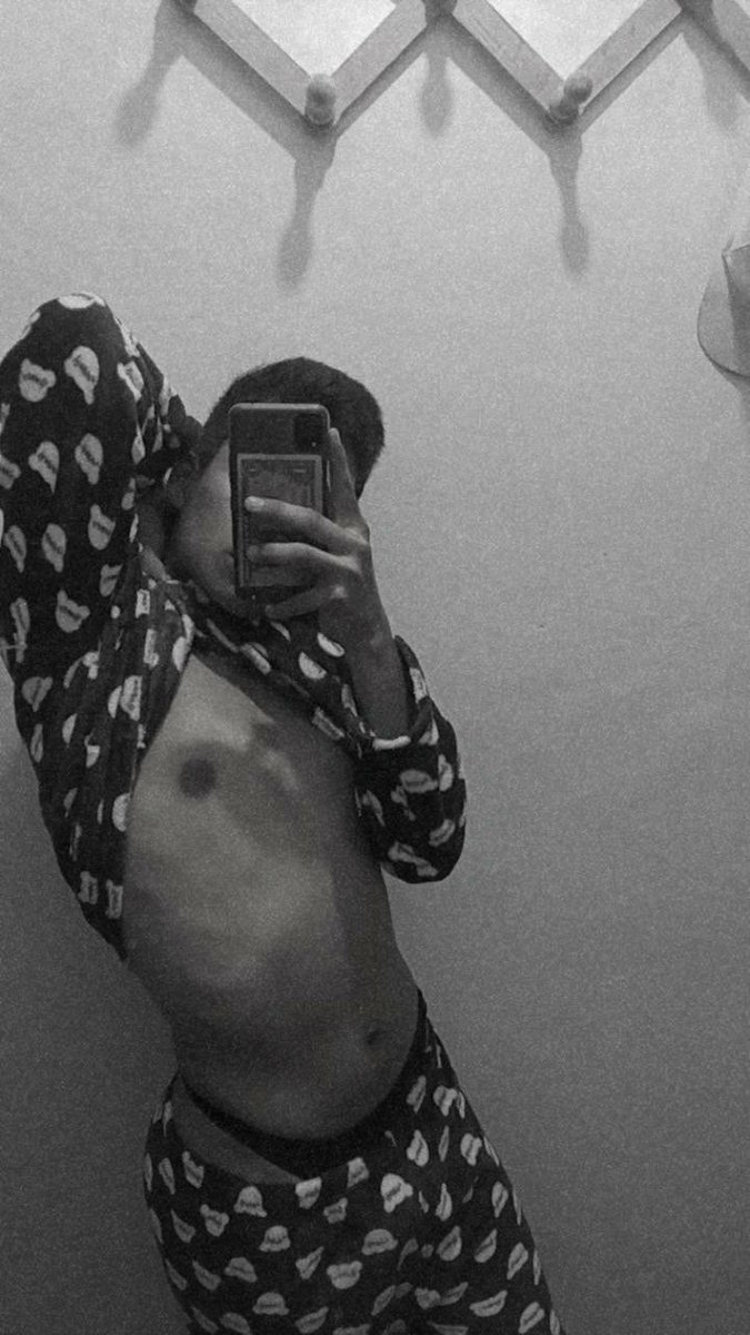 Martinmate21's tweet photo. Holaaaaa #gay #GayPasivo #GayMexicano #LGBT https://t.co/hiBVb8dooT