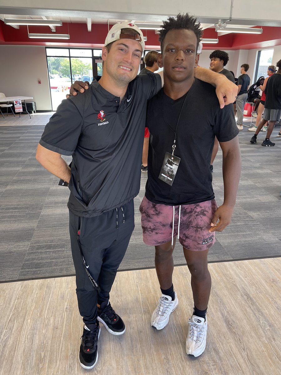 DarrickWillis01's tweet photo. Had a great visit at  @FalconsFU yesterday!! Overall great atmosphere really enjoyed myself!! Good to see @CoachKellyFU!!! https://t.co/2b1PADorxU