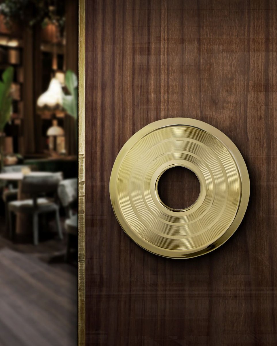 Bauerware's tweet image. Inspired in Mid Century Style, with contemporary influences, an appropriation of Delightfull's luxurious design complements. Hendrix is a series of Door Hardware with Mid Size Door Pulls, to create an architectural silhouette in your door designs.