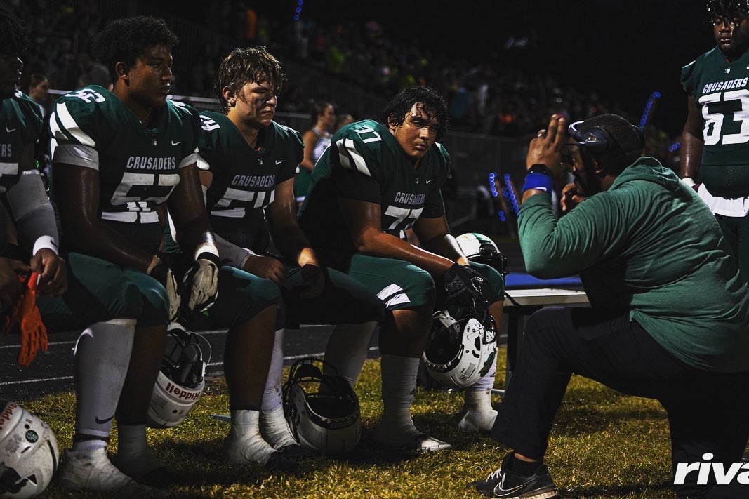 CoachMcClain73's tweet photo. 💚⚔️🏈 #1CommonGoal https://t.co/iVqxGrOEol