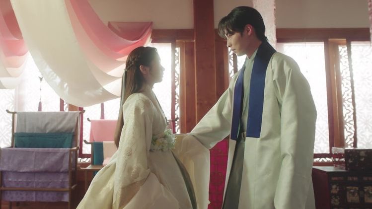 mhanaaaaaaa's tweet photo. #AlchemyOfSouls ended here this is the ONLY ending i remember 🥰🥰

[ #LeeJaeWook #JungSoMin ] https://t.co/WtO17y3xRG