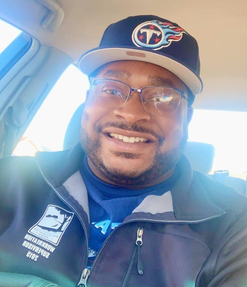 I_Teezy06's tweet photo. The face of your team getting their first W of the season. One down….many more to go! Remember, ladies and gentlemen, to always #TitanUp no matter what you do! 💪🏾⚔️🔥😤💯💙 #TennesseeFootball #Titans #ILookLikeBothOfMyParents #HowIsThatPossible😂 https://t.co/zqbJ9lPByM