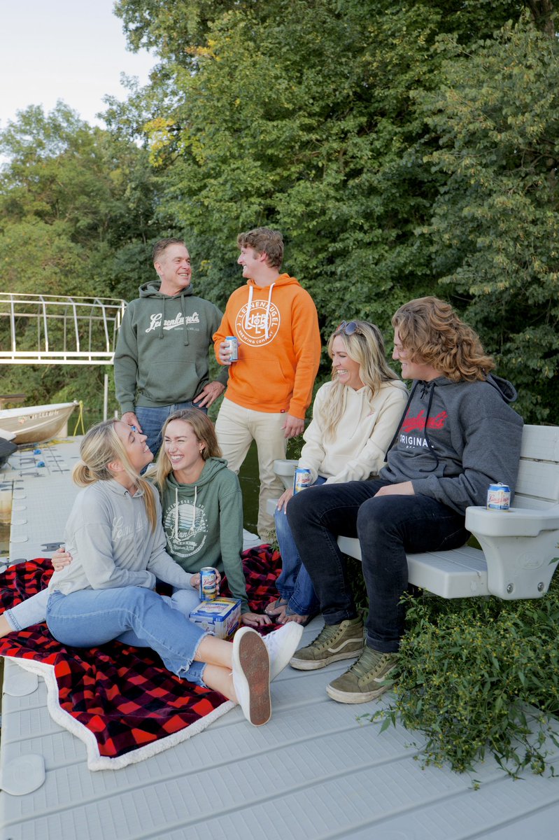 leinie_lodge's tweet photo. Savoring Sunday with Sunset Wheat π»
Cozy up to fall with $5 off sweatshirts & free shipping π ends tomorrow at https://t.co/JPxnBKaXO6 #Leinenkugels #SunsetWheat https://t.co/3dQjuCkB75