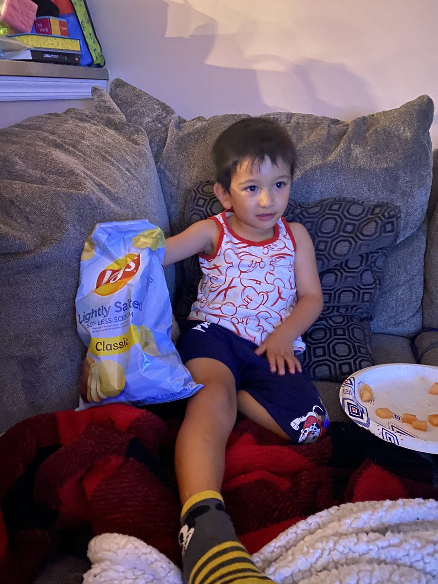 bianca_passaro's tweet photo. @LAYS My son is very much #withthelays tonight! https://t.co/h4dqULT4Cp