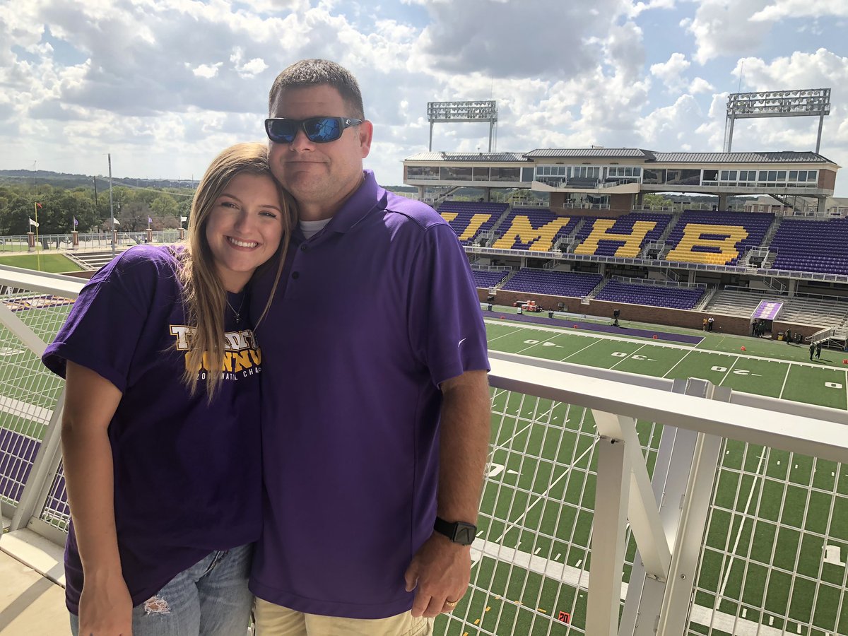 LonnieHenry19's tweet photo. Happy National Daughter’s Day to the best daughter. @lorieeehenry https://t.co/PBZwOKN82O
