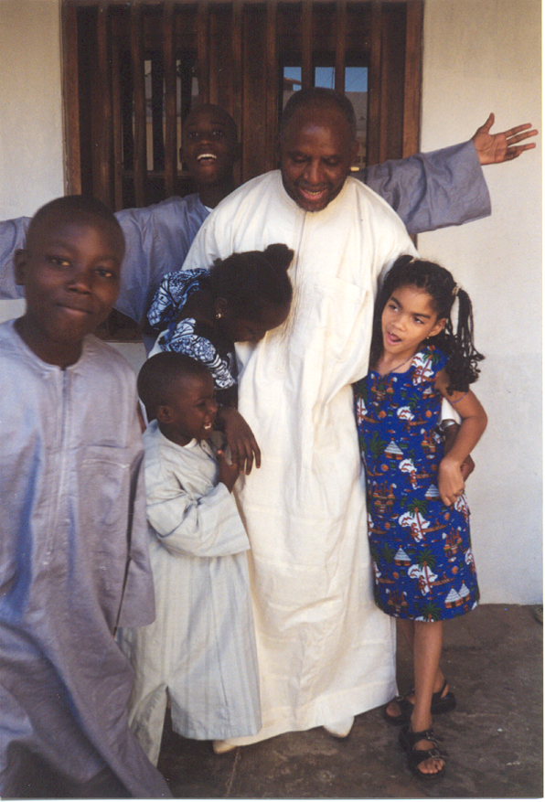 Chams_Aidara's tweet photo. Priez pour eux !
J'avais 7 ans, et après les meilleures vacances au monde, d'un coup, ils n'étaient plus là.
Tous les 4, partis !
Mes frères et soeurs,
Mes compagnons de jeu,
Mes protecteurs,
Mes modèles ...
Vous faites à jamais partie de moi, reposez en paix ! https://t.co/oNZ7dKsAfe
