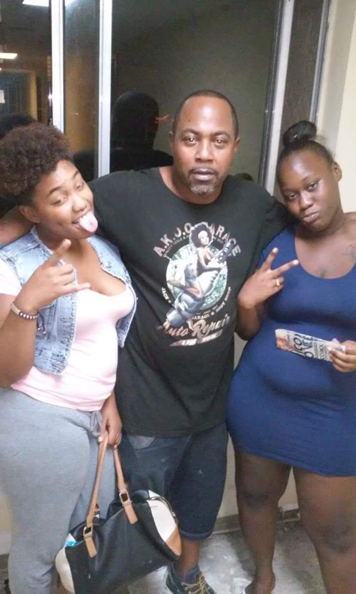 2SaintBroz's tweet photo. HGD 2 OUR OG FUNNY COMIC ASZ NIGGA FRED AKA BIG SKEE ππΎππ―
#LIBRA_SZN βοΈ #TRIPLE_FS #FUCK_YOU_FEED_THEM_MFING_FISH #441EG #4L #TIED #1K #GLEE https://t.co/e5QgYXPsc2
