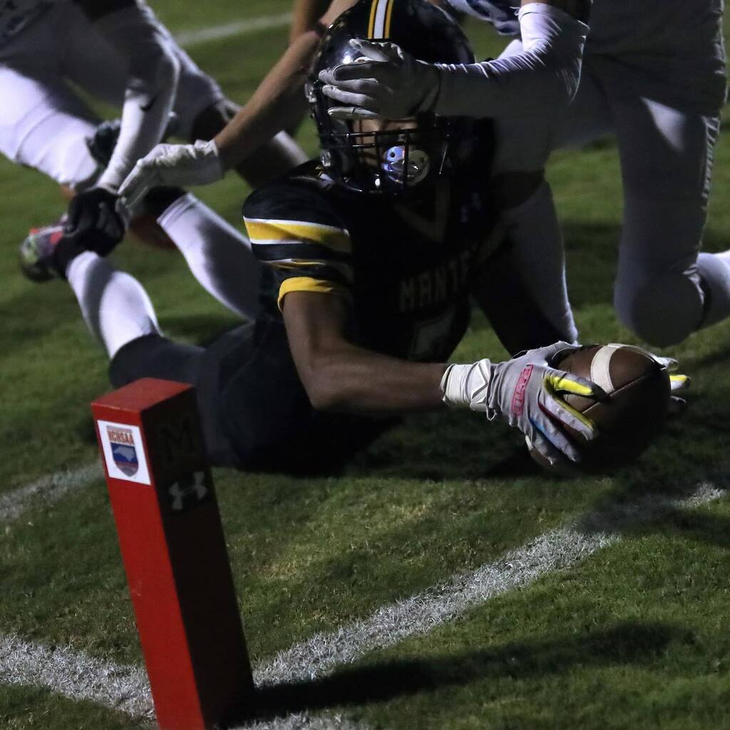 gotoleftfield's tweet photo. #Left overs:
In plane view | @manteo_athletics @ManteoFootball | #canon #football #sports #photography | DOWNLOADS ARE FREE @ https://t.co/JGiIEk3G6b | #2pointconversion #GetLeft https://t.co/ZDen9CBzvN https://t.co/K7HHHzz0ej