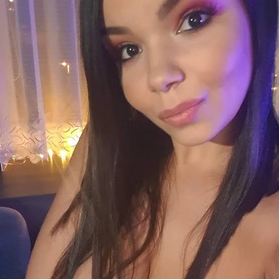 NellNaughty's tweet photo. #NewProfilePic https://t.co/AZATrwHxZf
