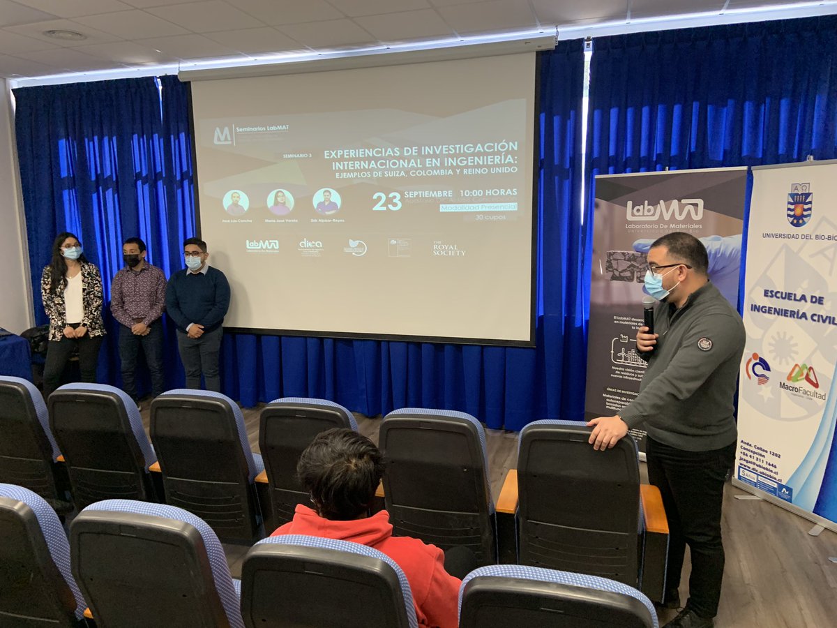 civilubb's tweet photo. 💥 Acá algunas 📸 de los jóvenes de #LabMat del seminario sobre experiencias de investigación 🙌 en ingeniería: ejemplos de Suiza, Colombia y Reino Unido 👏 @JoseLabMat
#DICA #UBB #YoSoyDica https://t.co/dzSiRgE5ps
