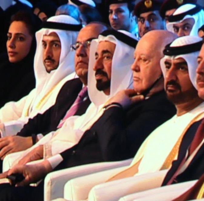 FelipeCalderon's tweet photo. En vuelo hacia Sharjah, Emiratos Árabes Unidos. Esta vez participaré en el “International Government Communication Fórum”. La primera vez que participé en él tuve la fortuna de compartir el Foro con Mijail Gorbachov, recientemente fallecido. https://t.co/SVsZ6B0kPv