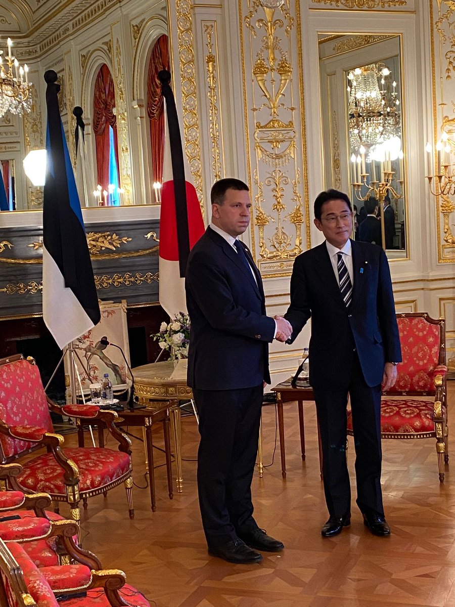 I thanked PM Kishida for its strong support to Ukraine and sanctions agains Russia. Estonia supports Free and Open Indo-Pacific. We are also like-minded partners in digital and cyberdefence domain. 🇯🇵🇪🇪