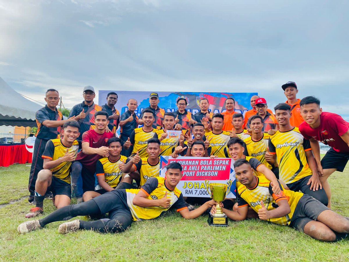 TambunP63's tweet photo. Telah berlangsungnya Kejohanan Bola Sepak Piala Ahli Parlimen Port Dickson pada Sabtu &amp; Ahad lepas. Kejohanan yg menarik penyertaan sebanyak 24 pasukan ini dianjurkan bersama Pej Parlimen Port Dickson, Pej Daerah &amp; Tanah Port Dickson serta agensi2 kerajaan terkait.
@anwaribrahim https://t.co/ultFTu3ptA