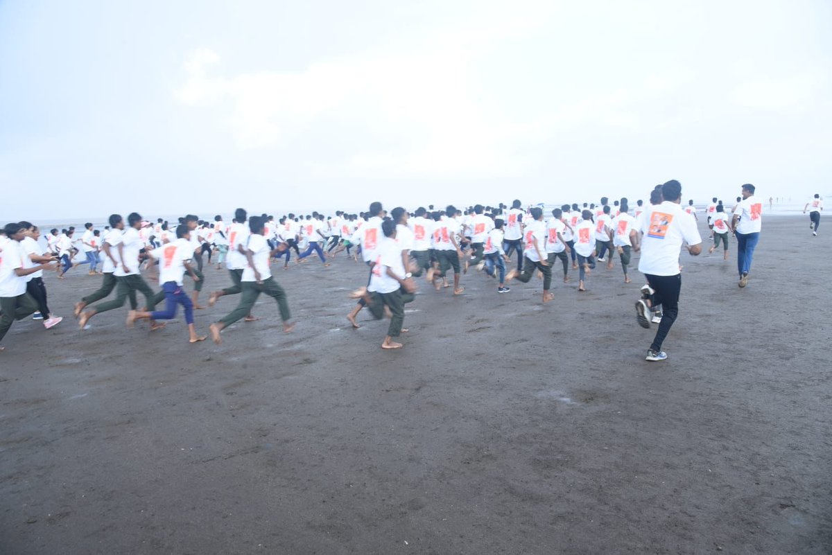 DrPrashantkorat's tweet image. રાજ્યસ્તરે યોજાયેલ #RunForDevelopment કાર્યક્રમ અન્વયે વલસાડ જિલ્લા યુવા મોરચા દ્વારા રાજ્યમાં પ્રથમ વખત વલસાડ ખાતે બીચ મેરેથોનનું આયોજન કરી રાષ્ટ્રીયસ્તરે એક પ્રેરણાત્મક ઉદાહરણ પૂરું પાડવામાં આવ્યું છે.

વલસાડ યુવા મોરચાની સમગ્ર ટીમને આ ઉત્તમ કાર્યના આયોજન બદલ અભિનંદન પાઠવું છું