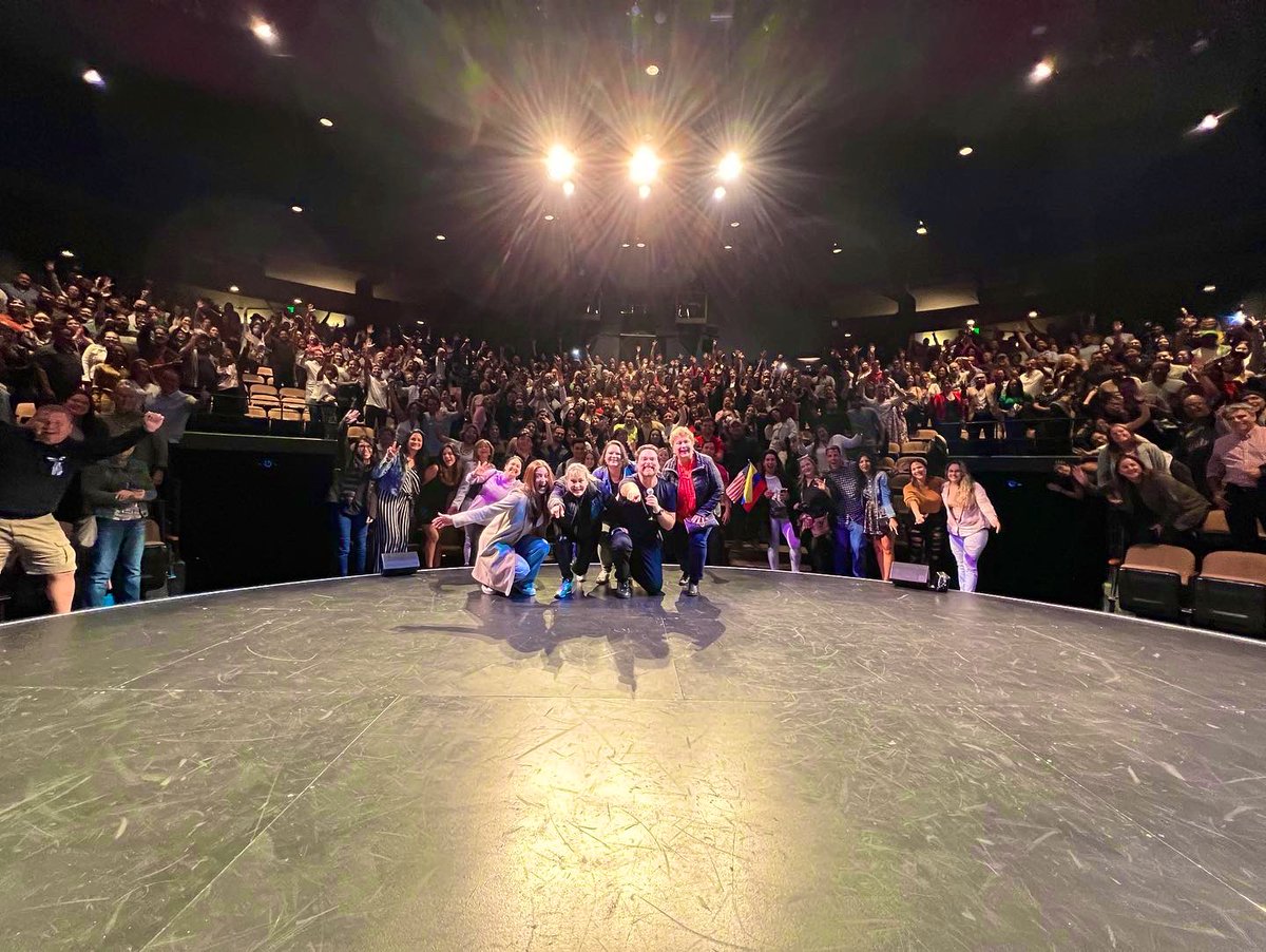 ElGeorgeHarris's tweet photo. Gracias #Seattle la pasamos increíble… https://t.co/H38hB7e5XC