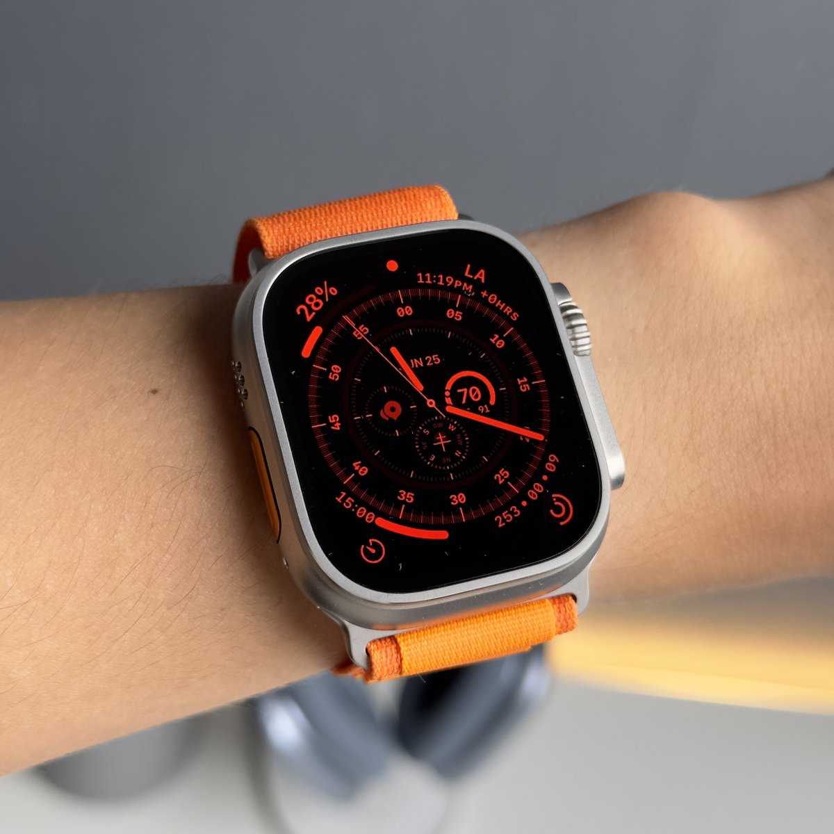 theapplehub's tweet photo. Haven’t charged the Apple Watch Ultra since Friday night and now at 28% https://t.co/CJFDFHGaC1