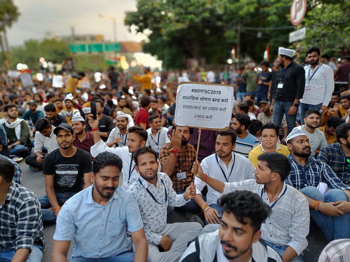 GsitsShubham's tweet photo. @akanshathakur7 @ABPNews @News18India @news24tvchannel @BansalNewsMPCG @IBC24News @News18MP @SachTakNo1 @BBCHindi @ravishndtv @aajtak @ZeeMPCG @ZeeNews #mppsc_2019 https://t.co/Gv3ZzRg7rf
