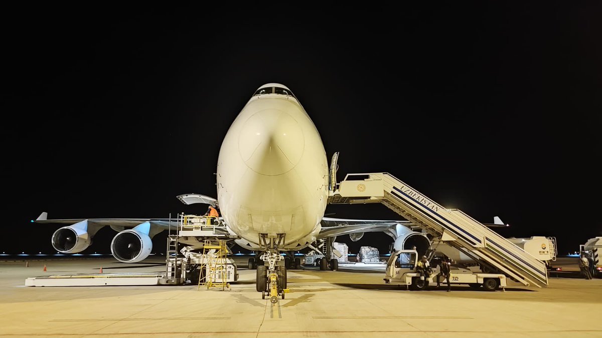 TC-MCT getting prepared for the next flight in Navoiy Airport, Uzbekistan.✈️ . TC-MCT uçağımız bir sonraki uçuşu için Özbekitan Navoiy Havalimanı’nda hazırlanıyor.✈️ . 📸 Aircraft Technician Ozan Baydar #airact