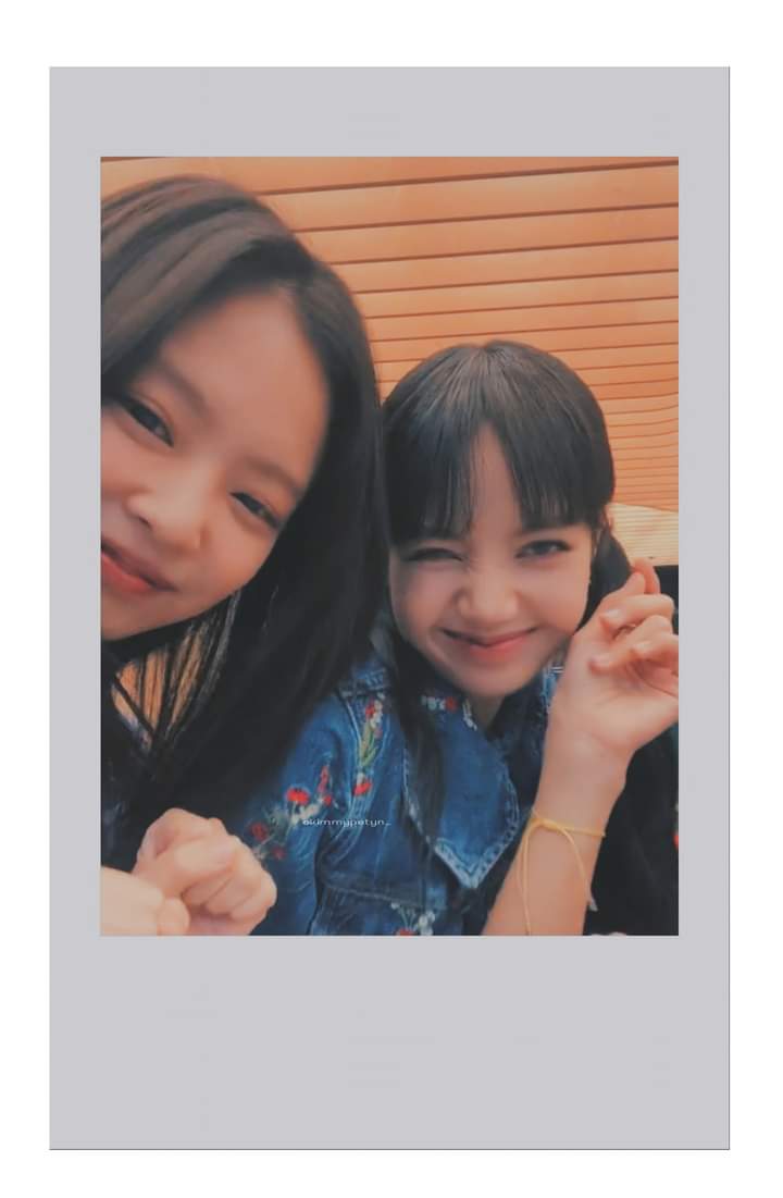 ppuppuchinnys's tweet photo. polaroid love 💛 https://t.co/ofwixBZsjI