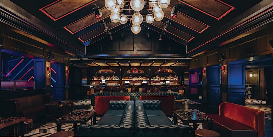 oasyschain's tweet photo. Your networking opportunities will be much more fun with side activities such as 🎱 , 🎳 , and even karaoke🎤 !
(Well,, not to mention free cocktails🍸🍹)
Remember it’s all about gaming and fun!! 👾
Come join our event!🤩❤️
#oasysparty #funwithgame #blockchainforgames https://t.co/2WX9ERV2Hs