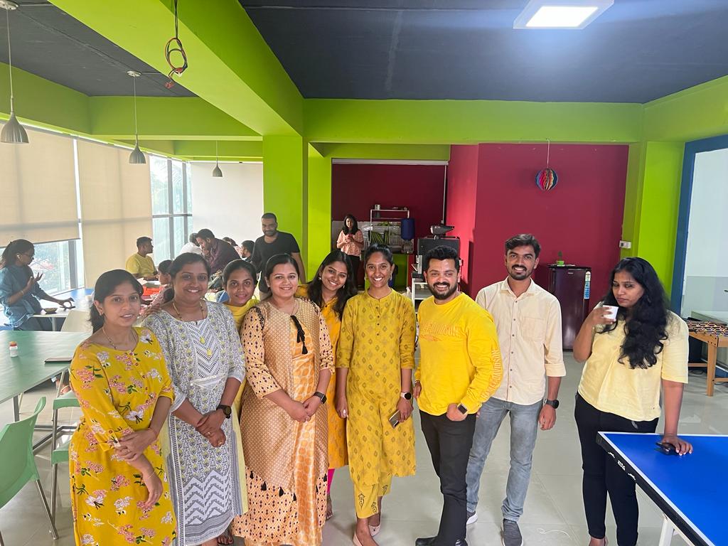 That's how we brought in the festivities this week at @Mantra_Labs HQ! PS - Color of the day today is black #mantralabs #mantriks #festiveseason #festivals2022 #navratri2022 #mantriks #employeeengagement #workplace #mondaymotivation #HappyNavratri