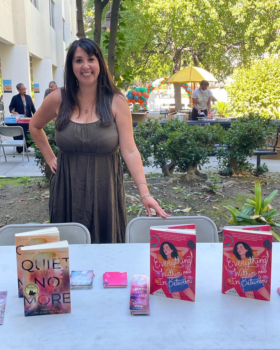 nikkigrey_'s tweet photo. Still flying high after having an amazing time at the #IReadToSeeMe multicultural book event at @CalStateLA put on by the @EthnicStudiesLA program & #aacbookCalStateLa. I loved speaking on a panel, meeting readers, signing books, & hanging out w wonderful @LasMusasBooks friends! https://t.co/uwxZX0ExLt