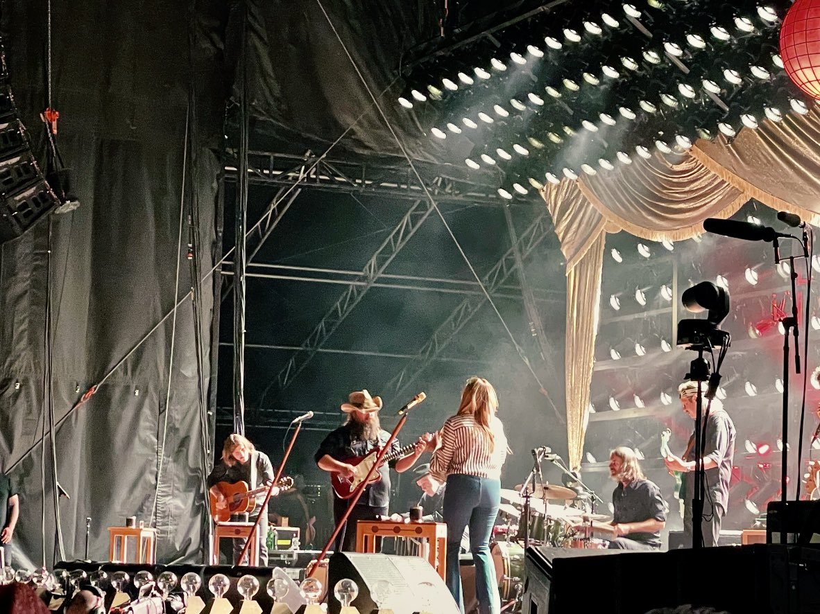 Jenny Hale (@jhaleauthor) on Twitter photo 2022-09-26 02:19:13 I got to be front row for the fantastically talented @ChrisStapleton tonight and snapped this pic. What an incredible show! I got to be front row for the fantastically talented @ChrisStapleton tonight and snapped this pic. What an incredible show!