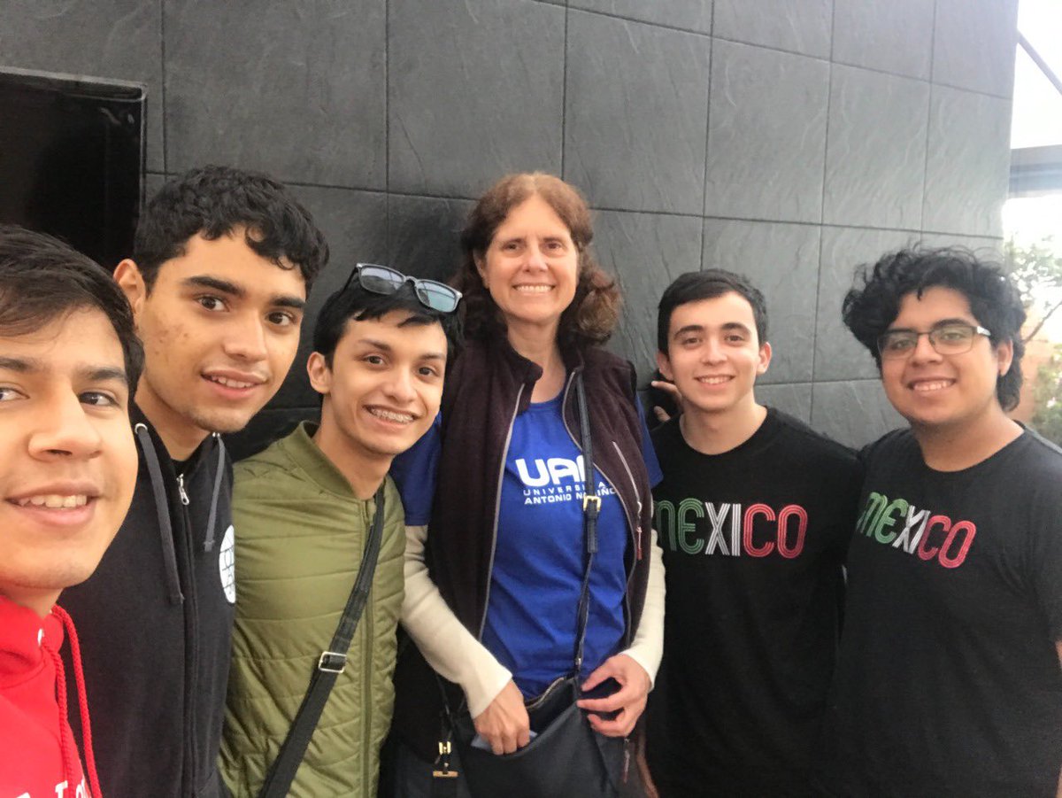 CDMXOMM's tweet photo. La dra María Losada, directora de la 37 Olimpiada Iberoamericana de Matemáticas da la bienvenida en Bogotá al equipo mexicano conformado por representantes de CDMX, Nuevo León y Aguascalientes, ¡Vamos, México! 💪🏻🥳 🇲🇽 #SomosOlímpicos @EmbaMexCol @SRE_mx @m_ebrard #OIM22 https://t.co/f3thpHaQxo