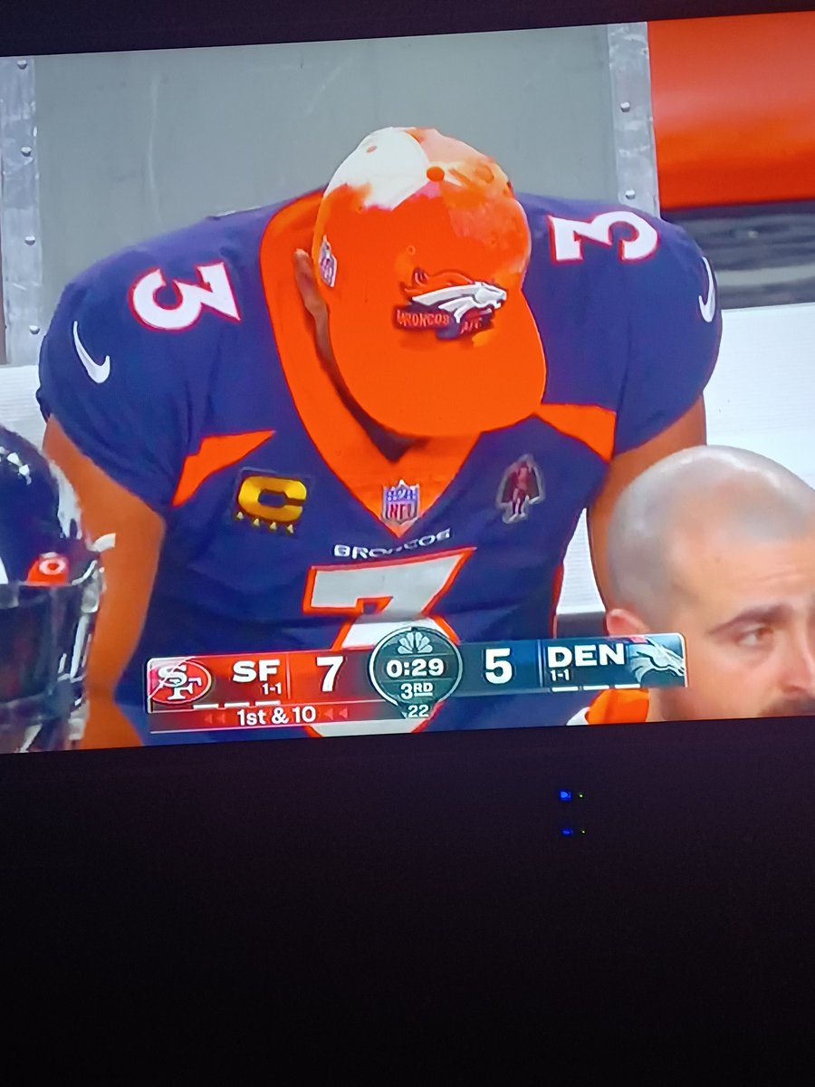 Ryan25now's tweet photo. @Broncos @RandyGregory_4 I don't care just checking my bank account https://t.co/HQDEgdohF5