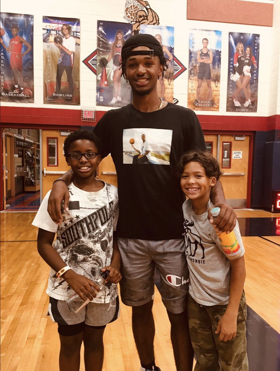 RonMFlores's tweet photo. West Coast 🏀 community: Say a prayer🙏 for '20 Coronado (Henderson, NV) player Felix Reeves, who played @ Cypress JC in '21-'22. Reeves had emergency surgery in the last 24 hours to remove a blood clot that caused a stroke. It's HARD not to like Felix &amp; he could use our support! https://t.co/2WU3r0GaQq