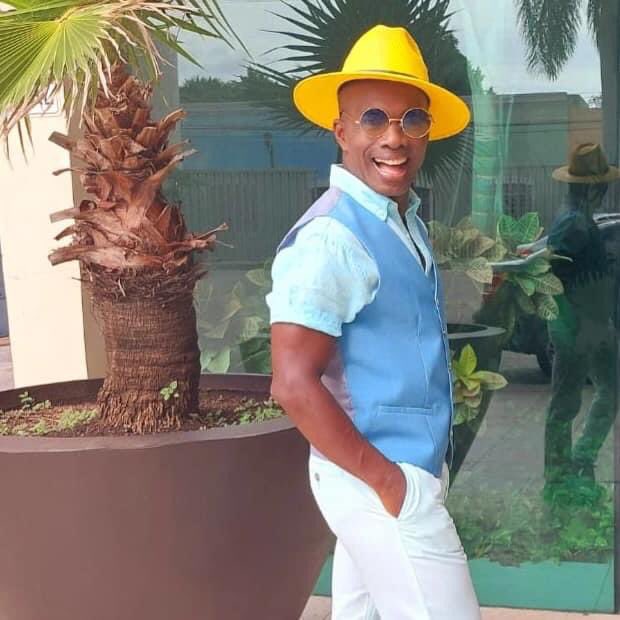 Reyenforma's tweet photo. Así vistió Negrito en Alégrate Sombrero @monikaDuran Chalecos @MATEPLATINO1 https://t.co/wHxauymhMb