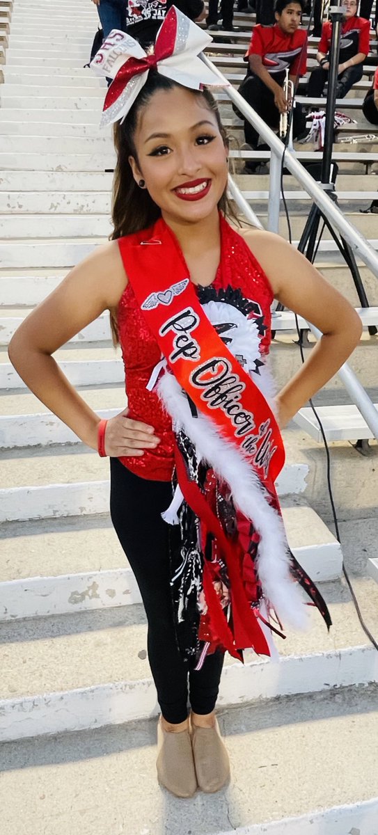 StevensPepSquad's tweet photo. Officer of the Week: Sara and Soaring Wings of the Week: Olamide and Isa #SoaringWingsPepSquad #Stevens #Homecoming2022 https://t.co/T6cGFQW9qT