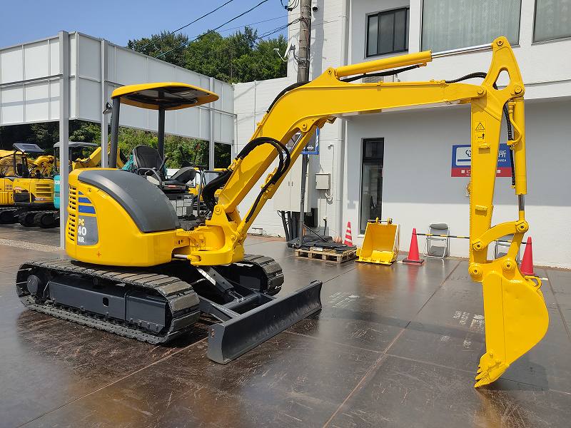 tokuworld7980's tweet photo. こんにちは！

本日のご案内機械！[BE2518]
https://t.co/nofiks2nbf
#0.15m3 #ミニユンボ #PC40MR-3 #コマツ 

#トクワールド #中古 #重機 #建機 #愛知県 #春日井市
#バックホー #重機買取 #ユンボ買取 #建機買取 #解体 #道路 #舗装 #工事 #クボタ #ミニショベル #ユンボ #油圧ショベル https://t.co/DLuS7grjFC