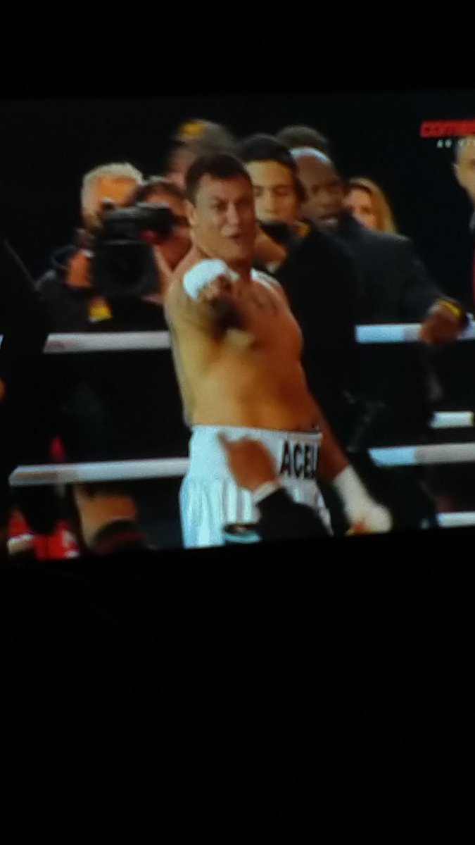 alberto_loiola's tweet photo. Tem que respeitar esse @popofreitas. Show de boxe!!! https://t.co/z2yzBgdxhf