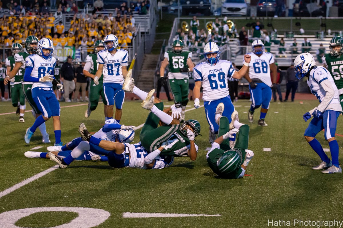 HathaPhoto's tweet photo. Scenes from Friday night's WIN at Twin Valley!  The Bears are now 5-0!

Congrats Bears!  On to the next one!

09.23.22
Your Elizabethtown Bears-47
Raiders-42

GO BEARS!!!
🐻🔵🏈⚪️🐻
Posting extra pics this week, too many crazy moments
More photo's on the team's FB page!

1/12 https://t.co/vnld0UXjmv