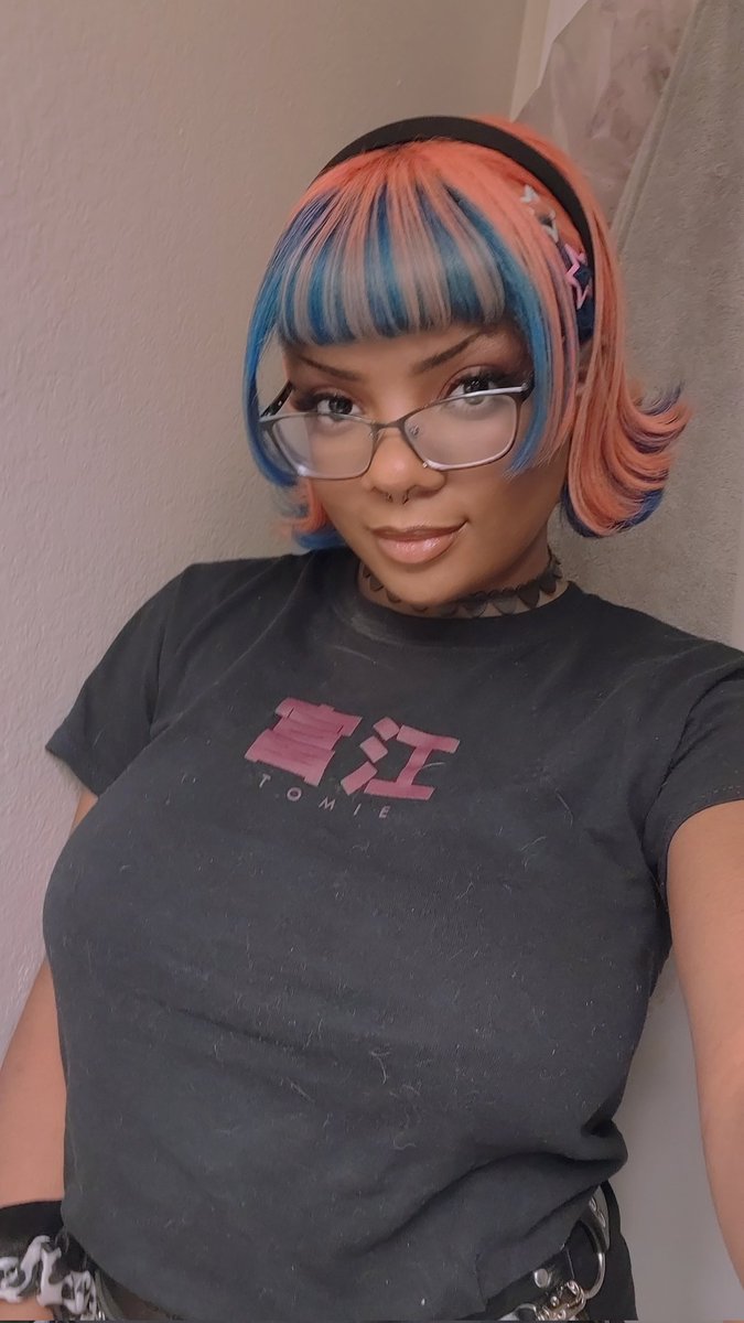 Panda_Cubee's tweet photo. This what my hair look like now hehe~♡ ok bye 🤭🧡💙 https://t.co/PSPrZSc9Ps