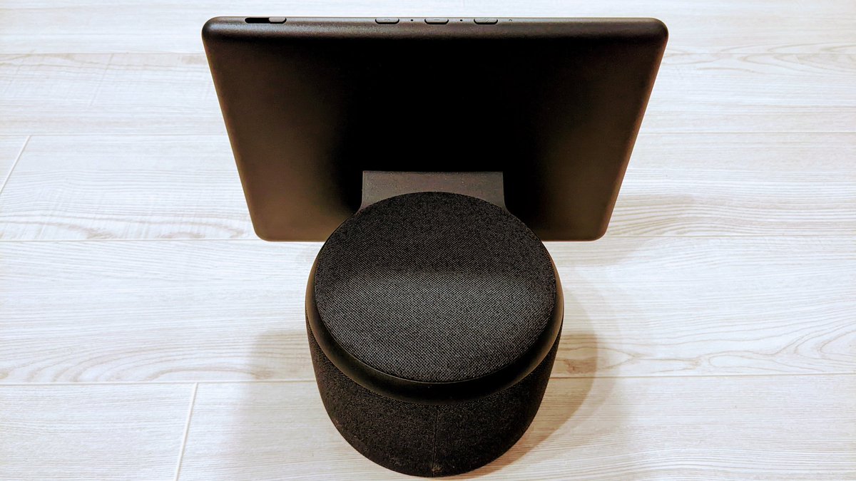 YusLog_0801's tweet image. 【087_ #Amazon Echo Show 10】
声だけでなく、タッチでも操作したいため、#スマートモニター のこちらを購入しました。
これで声のボリュームを気にせず、照明などの #スマート家電 を操作できます。
インカメラが着いており、左右の首振りも操作できるため、外出先でも家の中の様子を確認できます。