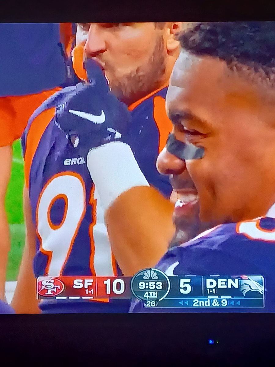 Ryan25now's tweet photo. @Broncos There super upset there losing https://t.co/V3Wsh44OLS