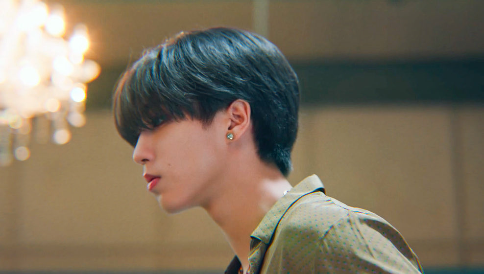 ㅤ

         akiro louis villarreal —
         not a new acc, not new to rp.
         like &amp; retweet to be mutuals. 

ㅤ ㅤㅤ