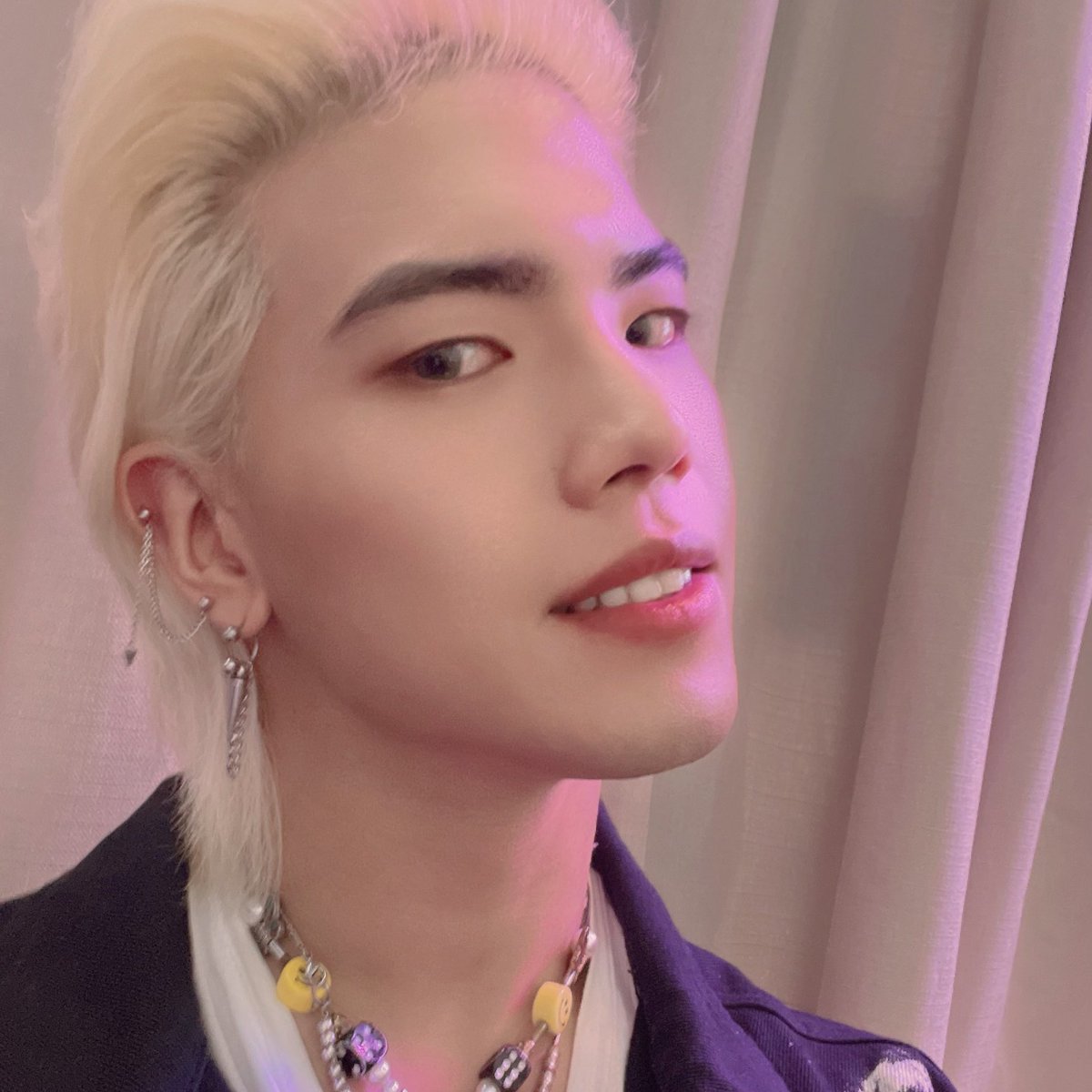 DIOS__Official's tweet photo. [📸]

DIOSのセクシーなHYUNです🫦✨
公演の時に会いましょう👋🏻

♡˖ (⁎ᐙॢ*)ॢ (*ॢᐕ⁎) ♡॰ॱ 

#DIOS #디오스 #HYUN
#KstageO #LiveEvent
#東京 #新大久保 https://t.co/3G7UnYakPu