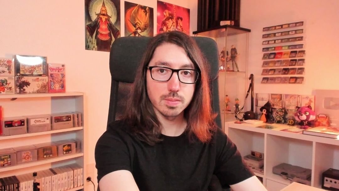 guinxu's tweet image. Este es Guinxu, desarrollador de videojuegos que quería salir guapo en Google Images. Así que decidió twitear unas fotos bien ricas mencionándose a sí mismo.

Cuánta más difusión tenga el tweet, mejor se posicionarán.

Ayuda a Guinxu, tu desarrollador de videojuegos de confianza.