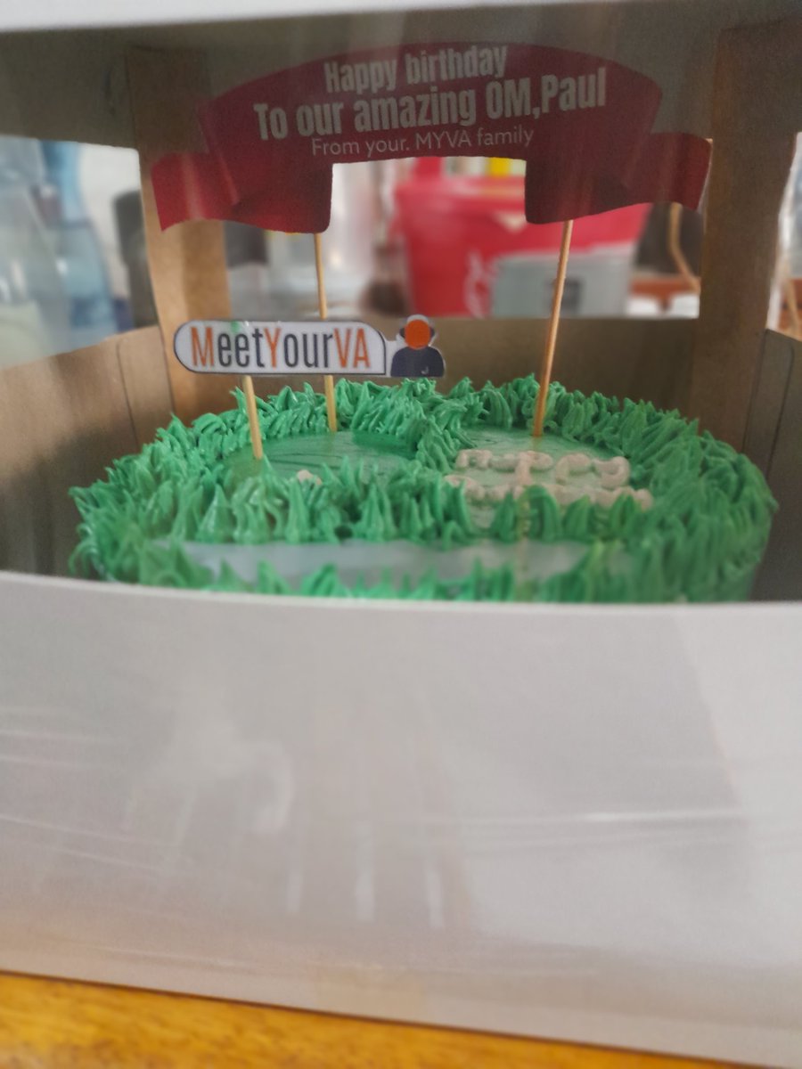 AytonaVa's tweet photo. My @team_meetyourva family sent me this a day before my birthday. Thanks! https://t.co/5b5AP2EOsE