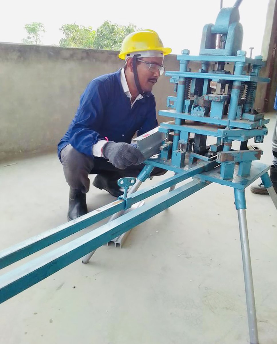 UNDPNepal's tweet image. I spent my youth in a foreign land, now I want to do something for my own country: Brij K

Read this story to know about how #MoEST &amp;amp; @UNDP’s  #SKILLS prog funded by @EUinNepal's 'Dakchyata' under @npBritish enhancing returnee migrant workers' skills.

👉bit.ly/3fjriln