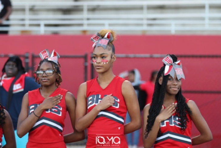 KamoraWorrell05's tweet photo. GameNight At B-Town #actionshots https://t.co/zdWwJw3NU0