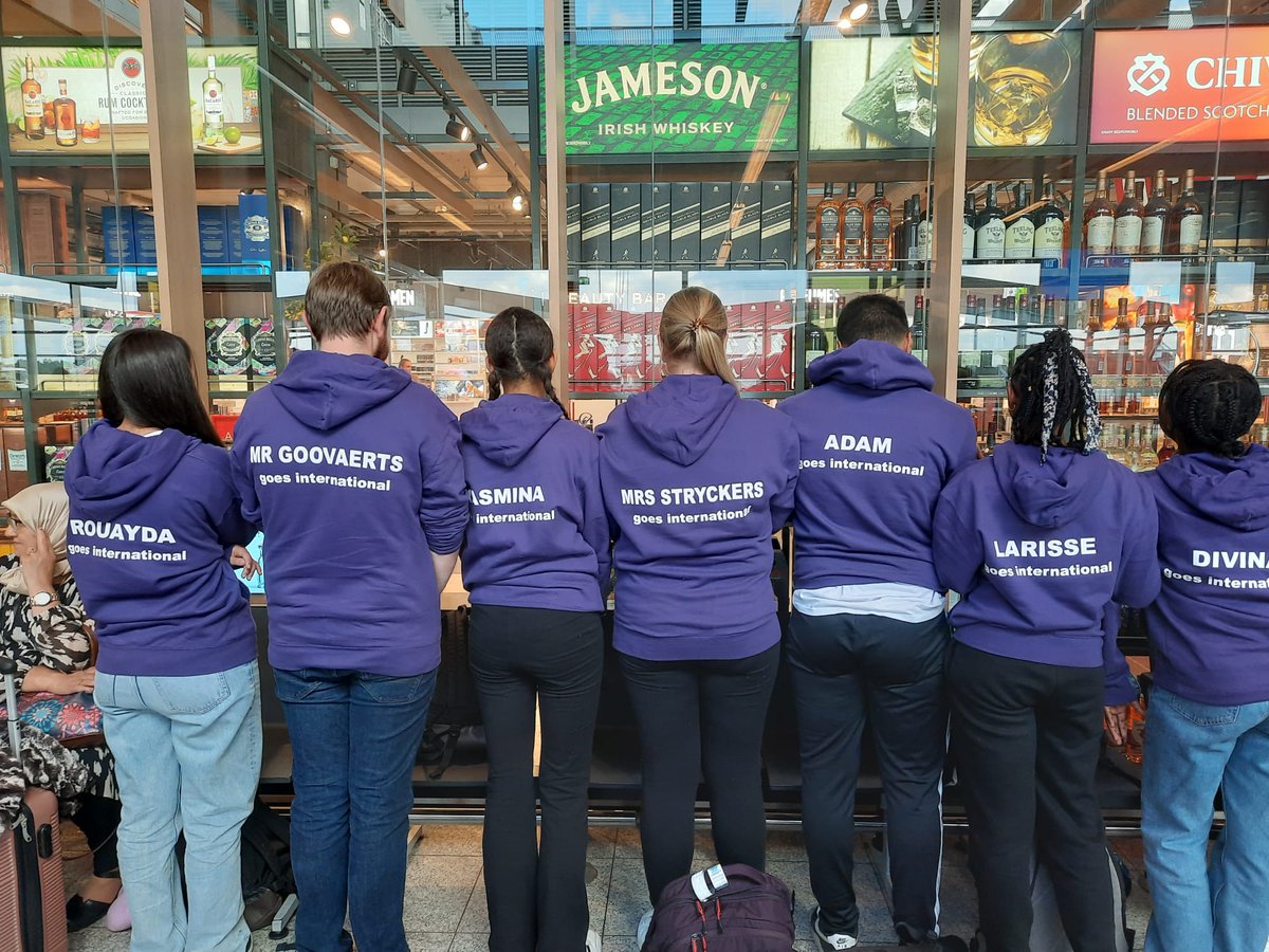 Vandaag vertrokken enkele wetenschappers samen met 2 leerkrachten naar Lecce, in het uiterste zuiden van Italië om er samen met Italiaanse. Duitse en Nederlandse leerlingen een biotoop studie te doen. #internationalisering
<a href="/EPOSvzw/">EPOS vzw</a> <a href="/EUErasmusPlus/">Erasmus+</a> <a href="/GOinAntwerpen/">GO! scholengroep Antwerpen</a> @GO_onderwijs