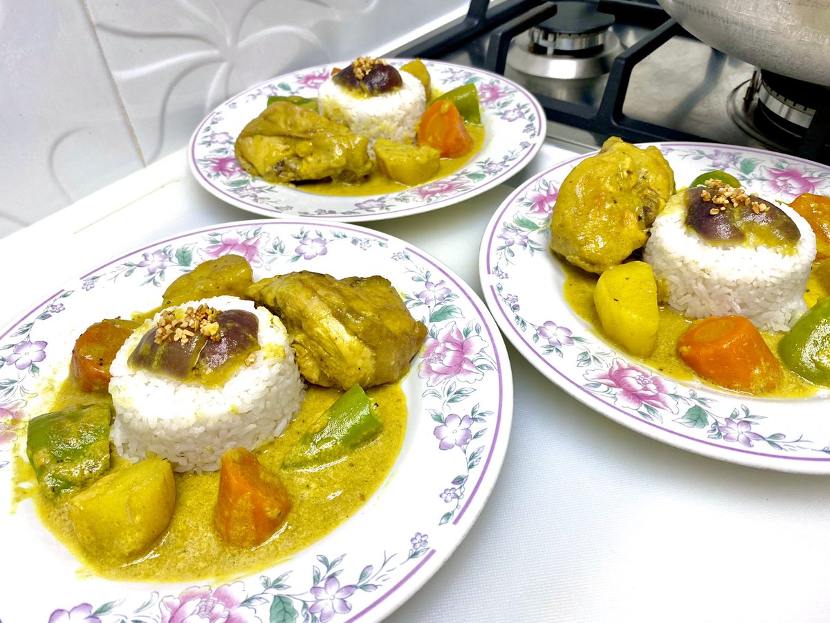 jonbugarin's tweet photo. This is my recipe for CREAMY CHICKEN CURRY. Probably the dish that I can say that “sabaw pa lang ay ulam na”.  Yes, the sauce is bursting with flavors. #foodgoal #foodtrip #foodie #food #foodlover #foodjournal #dinner #chickencurry #currydish #homecooked #homecooking #delicious https://t.co/VoDI49xD1N