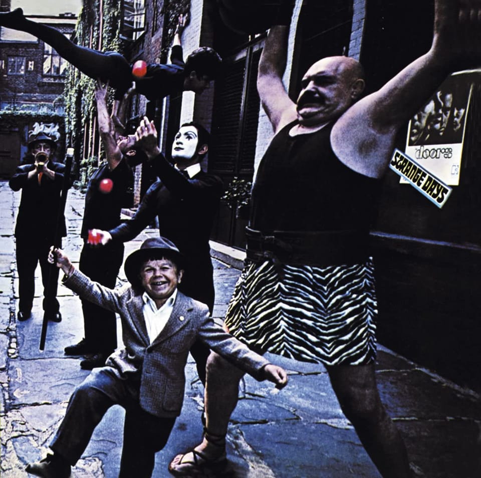 Released 55 years ago today.

#StrangeDays #TheDoors
