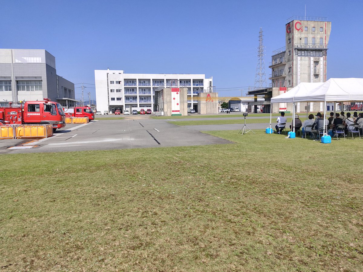 komeda24's tweet photo. 地獄の半年間の成果を見せてくれ！！
頑張れ後輩達！

#校長訓練査閲
#消防学校 https://t.co/0n93YDDYId