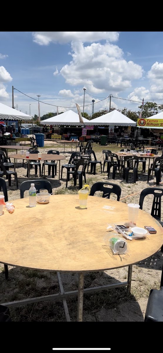 AsriiKamarudin's tweet photo. Bismillah Assalamualaikum, Taknak beli takpe tolong RT untuk Justice kami.

Karnival Makanan Dan Usahawan Perak 2022 Mati! 

Sewa dikenakan Rm1200/Tapak
Peniaga dianiaya dengan zalim! 
@MohKeIpoh @PerakFM https://t.co/TDAZ3BbZw3