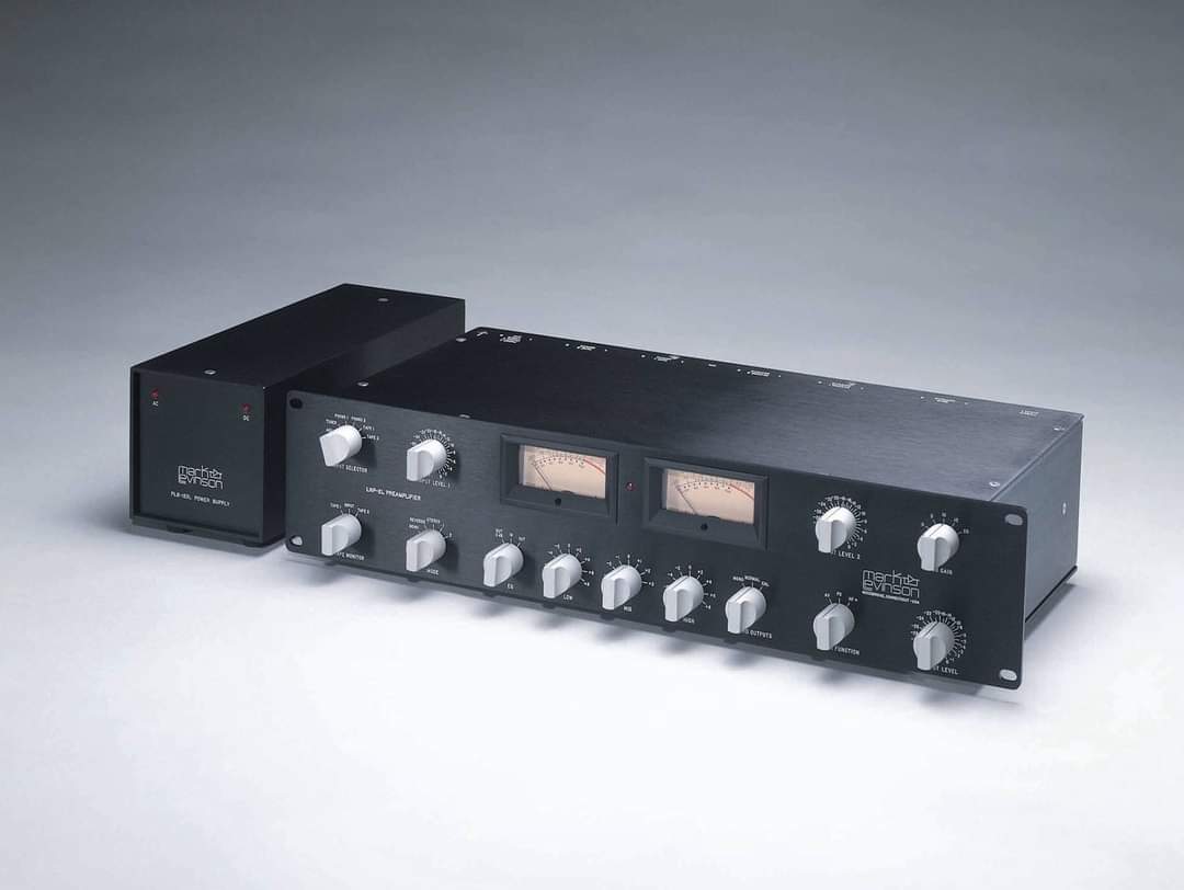 Berny2876's tweet photo. #MarkLevinson LNP-2L preamplifier, Mark Levinson No.33H monaural amplifiers 100Kg each... and the fabulous #CelloAudio Palette analog equalizer made by Mark Levinson's chief engineer Tom Colangelo... https://t.co/8pW4xHks2k